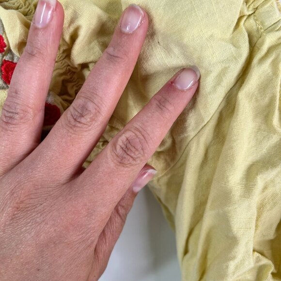 Herencia Collection yellow crop top with rose embroidery size small - Picture 6 of 10